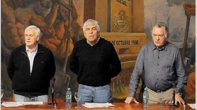 La CGT recurre a exl�deres para sostener al triunvirato y evitar nueva fractura
