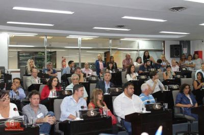 Contratados del Municipio coparon la asamblea de mayores contribuyentes e impidieron sesionar