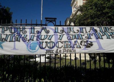 La UOCRA seccional La Plata advierte que pasar� el 24 de Diciembre frente a la Gobernaci�n
