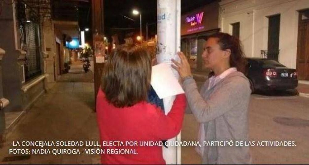 Concejala de UC de San Pedro peg carteles que advierten saqueos en diciembre