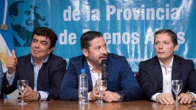Gustavo Men�ndez asumi� como presidente del PJ Bonaerense con el respaldo de la CGT y en b�squeda de un peronismo moderno