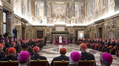 El Papa a la Curia pide superar la l�gica de los complots y de los peque�os grupos