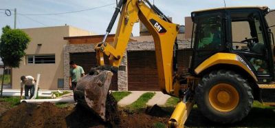 Ampl�an redes de agua y cloacas en Barrio Parque