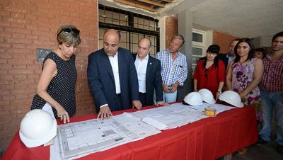 Manzur volvi� a cargar contra Cano: 