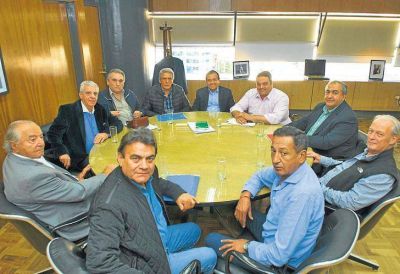 Ya prev�n cambiar la estrategia para negociar la reforma laboral