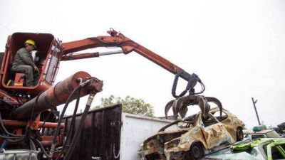 Quilmes: contin�a el programa de compactaci�n de veh�culos