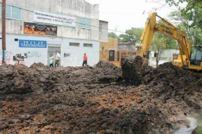 El Municipio extiende las obras de asfalto a m�s barrios de Lomas
