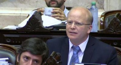 Contigiani defendi� su voto contra las reformas de Naci�n