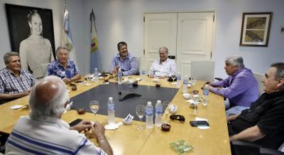 Moyano y Barrionuevo reaparecieron para sostener la conducci�n de la CGT