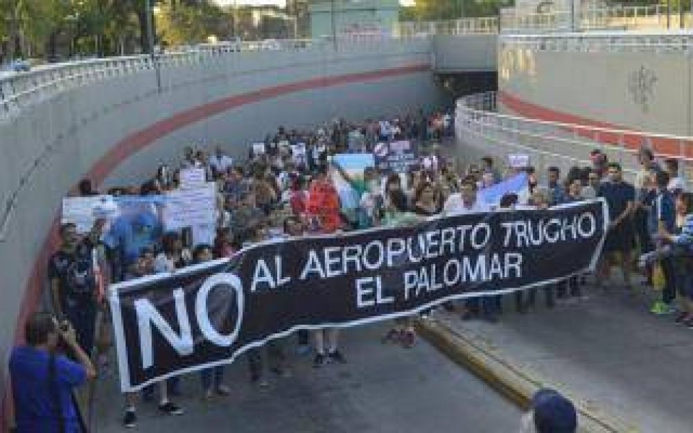 Macri habilit� el aer�dromo de El Palomar para que operen las aerol�neas 