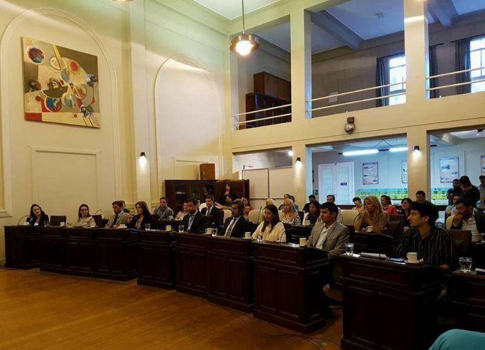 A L�pez se le complica hasta ponerle fecha a la sesi�n de tratamiento de la ley fiscal impositiva