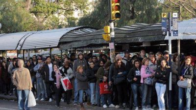 2018 resalado: se vienen aumentos de transporte, luz, combustibles, gas y agua