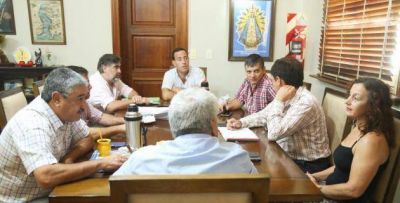 Ajuste de la pol�tica: Salazar pidi� la renuncia a todos los funcionarios para achicar el gabinete