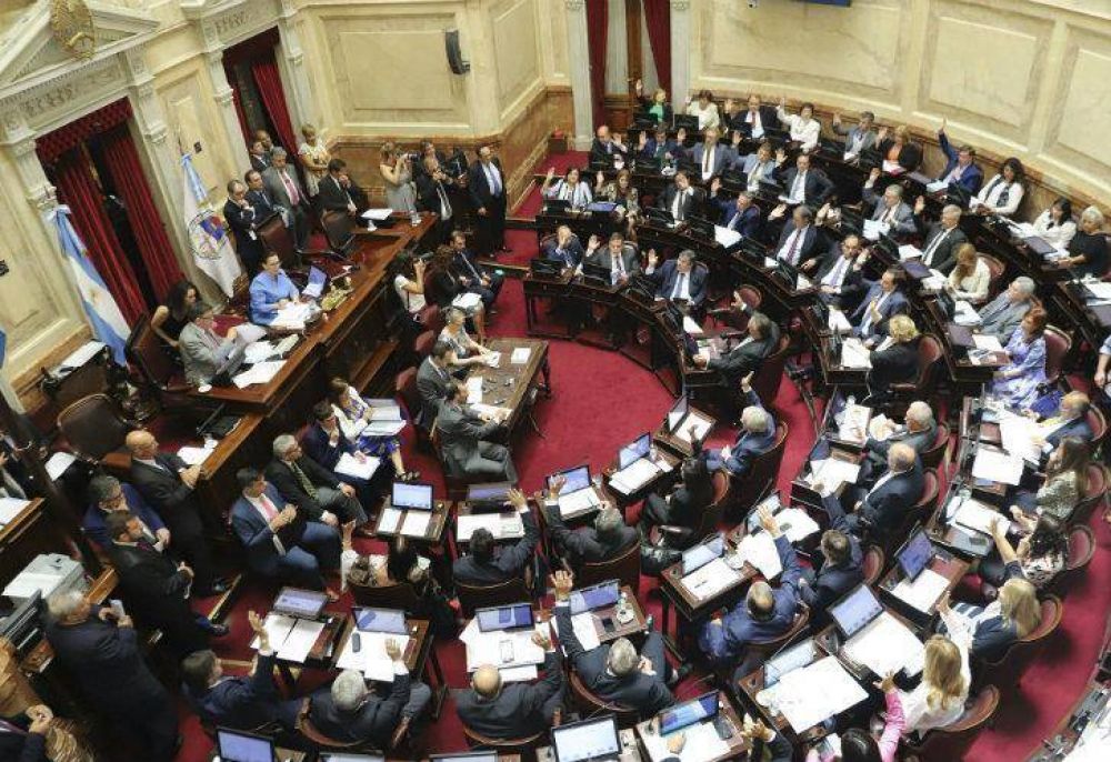 El Senado convirti� en ley el paquete de reformas econ�micas del Gobierno
