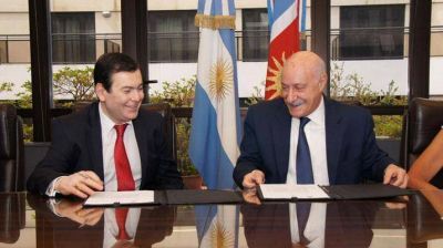El gobernador Zamora firm� convenios con el CFI