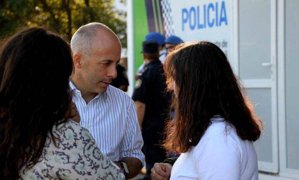 Ducot� le pidi� a la Provincia que le env�e m�s polic�as para el verano