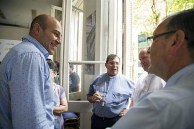 Molina realiz� brindis junto a congregaciones cristianas