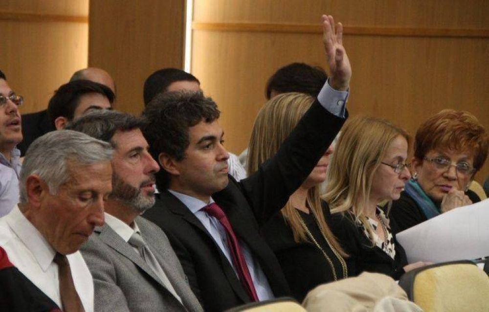 El Foro contra la reunin de la Corte-gremio: 
