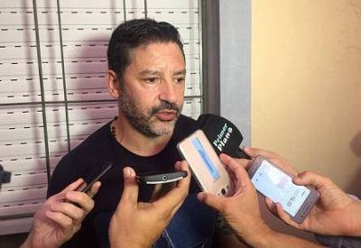 Gustavo Men�ndez: 