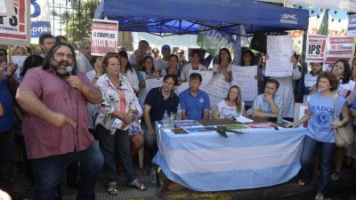 Los gremios quieren paritarias con piso del 20 por ciento y cl�usula gatillo.