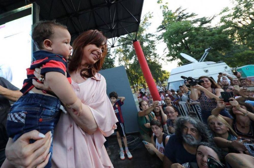 CFK cerr� el a�o con Ferraresi: recuerdo de N�stor y palos a Cambiemos