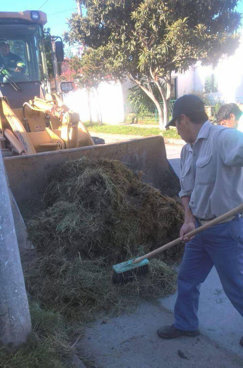 Cinco recolectores de residuos para 71 barrios, la situaci�n genera tensi�n