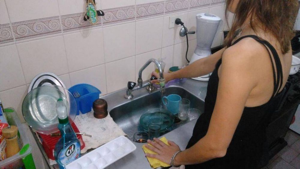 Falta de agua y cortes de luz en plena ola de calor y a horas del A�o Nuevo
