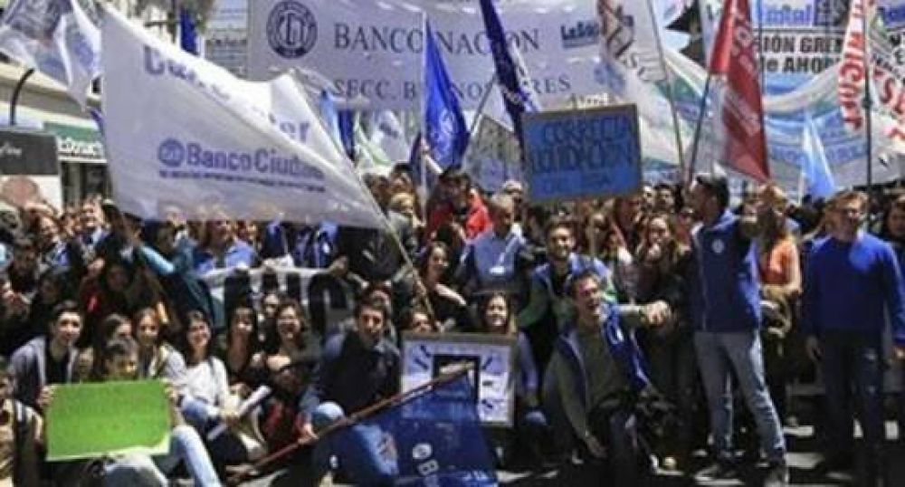 Bancarios rechazan adhesin de Provincia a Ley de ART