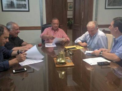 Entregaron nuevos lotes a dos firmas del Parque Industrial