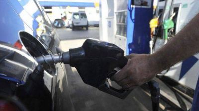 Adem�s de transporte y prepagas, se viene otro aumento de combustible