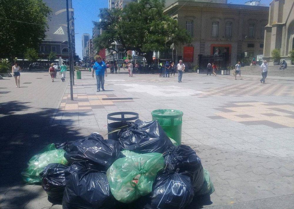 No llega la solucin y se acumula la basura en las calles de Mar del Plata