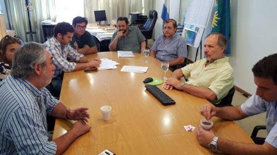 El intendente de Trenque Lauquen e integrantes del Comité de Cuenca del distrito estuvieron en la Dirección de Hidráulica