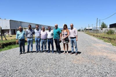 Britos recorri� mejoras en calles internas