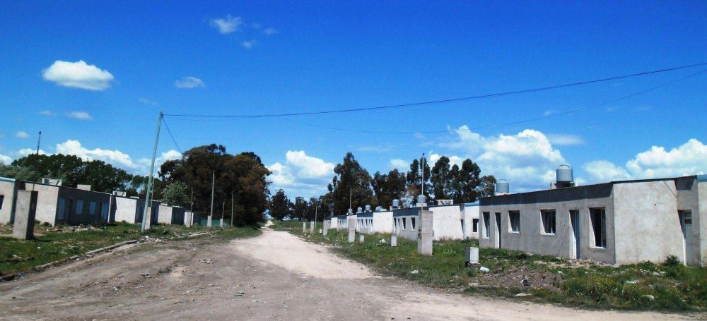Viviendas, cloacas y agua, en gestiones del intendente Santill�n