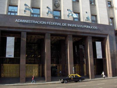 EL GREMIO DE JER�RQUICOS DE LA AFIP DENUNCIA EL INGRESO DE PERSONAL PARA QUE NO SE FILTREN DATOS