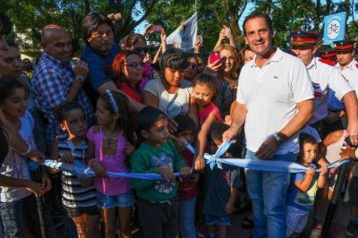 Ariel Sujarchuk inaugur� la remodelada Plaza Matheu y realiz� un importante anuncio en materia de salud