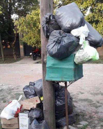 Se acumula la basura y las preguntas