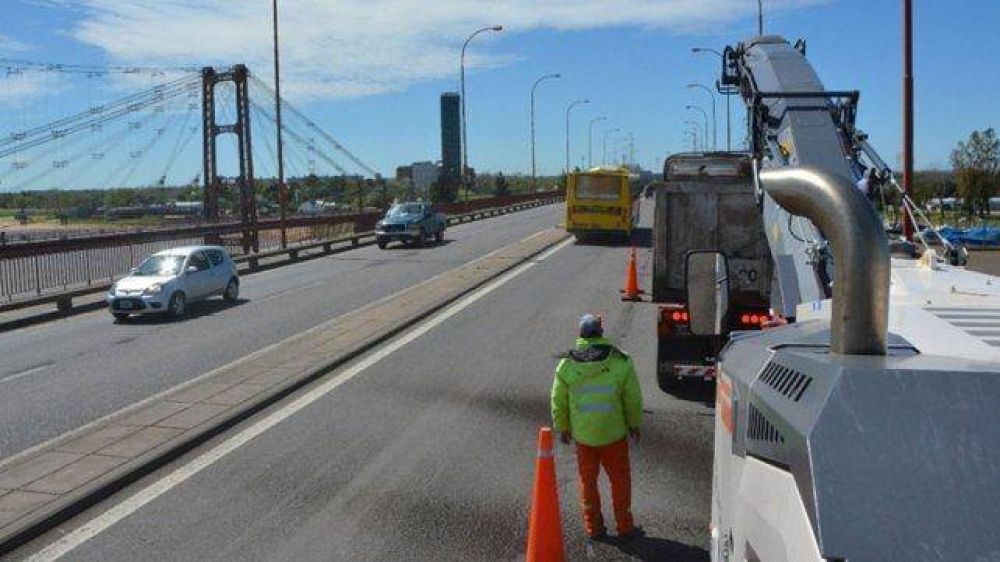 Desde las 9 y con un operativo especial, contin�an las tareas de repavimentaci�n de la Ruta 168