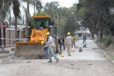 La Comuna realiza tareas de pavimento, limpieza de desag�es y bacheos en la ciudad