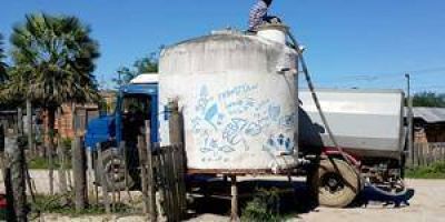 Masivos reclamos por falta de agua en los barrios