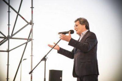 Claudio Avruj: �Docentes, intelectuales y pol�ticos no jud�os tienen claro la importancia de no apagar la llama de la memoria del Holocausto�