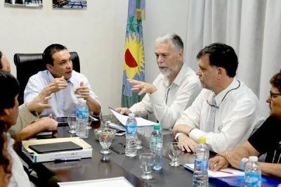 La Comuna facilit� reuni�n de vecinos con gente de AySA