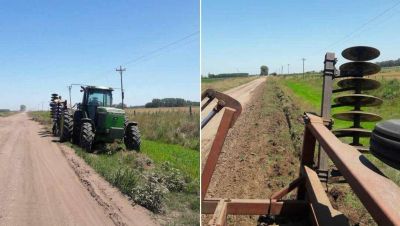 Ante la falta de respuestas del municipio, productores se arreglan los caminos solos