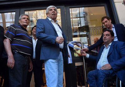 Moyano y Triaca compartieron un acto sindical tras la tensi�n por OCA