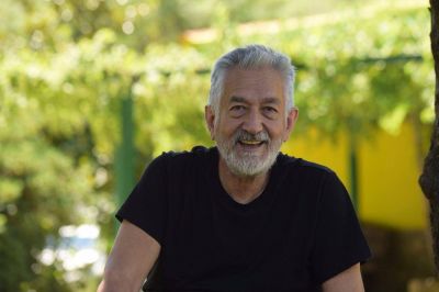 Alberto veranea en El Volc�n y piensa en un a�o para los j�venes