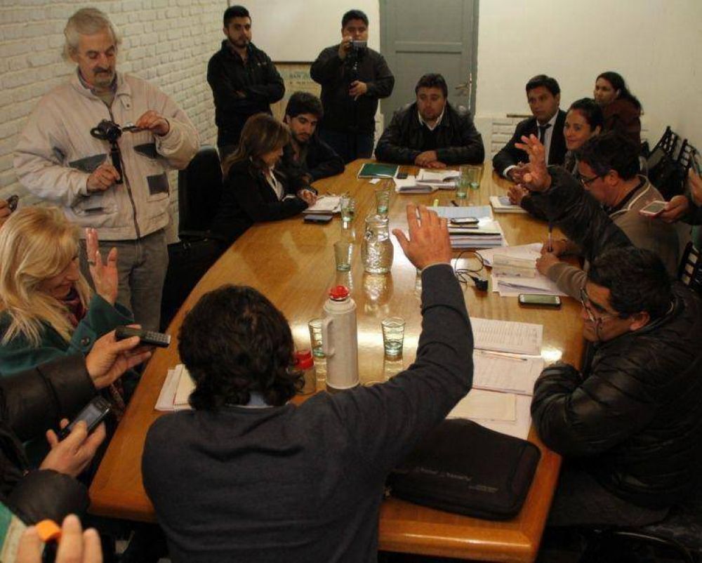 Hasta sus ediles le quitaron al intendente de J�chal la chance de reasignar partidas