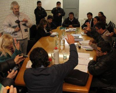 Hasta sus ediles le quitaron al intendente de J�chal la chance de reasignar partidas