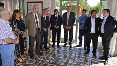 Nueva sala de situaci�n de salud en Albard�n