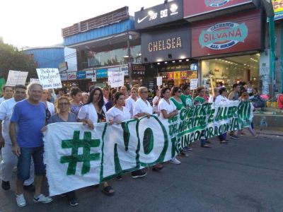 ATE Quilmes y sectores de la oposici�n marcharon por Solano