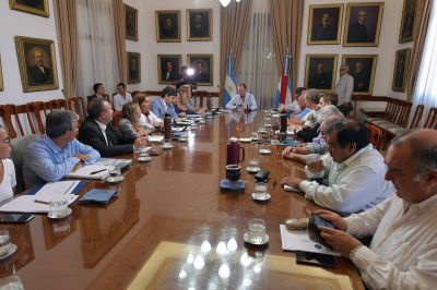 Bordet reuni� a su gabinete, pidi� eficiencia en las gestiones y se refiri� a la paritaria 